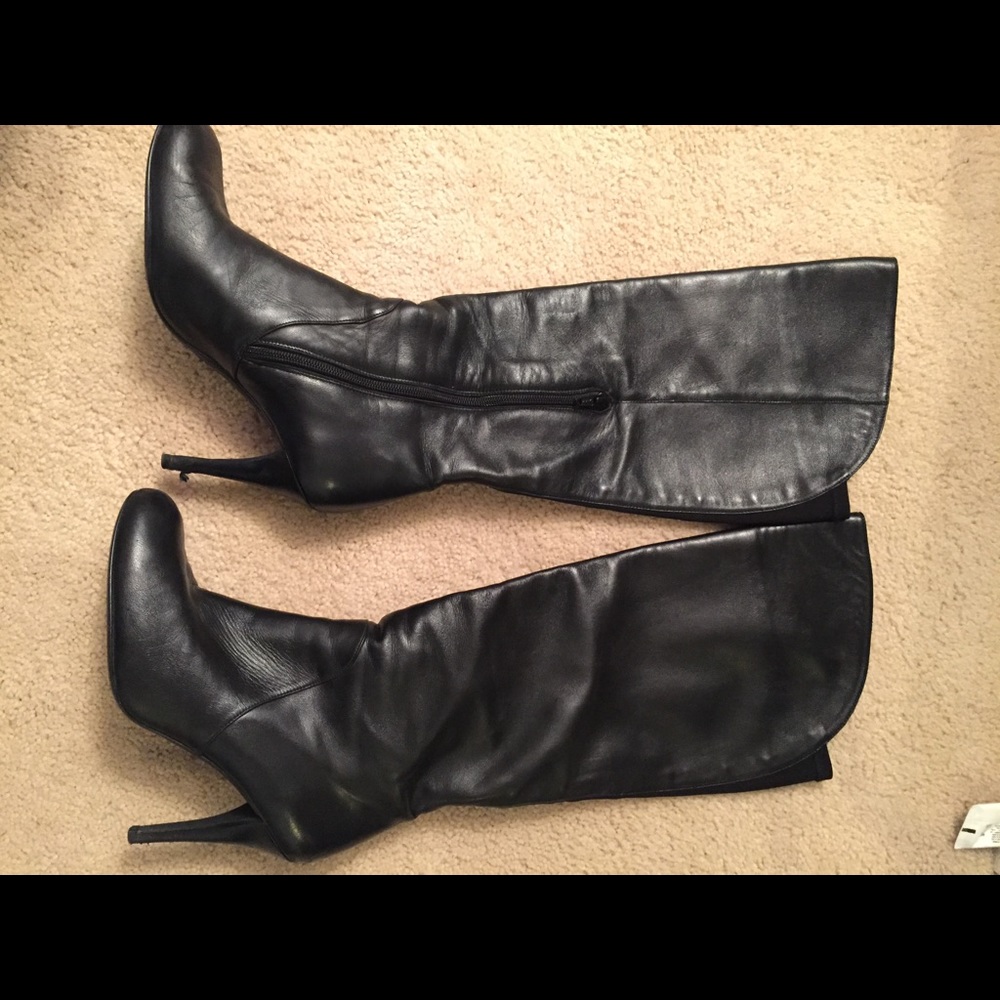 Stuart Weitzman black leather boots - Picture 7 of 7